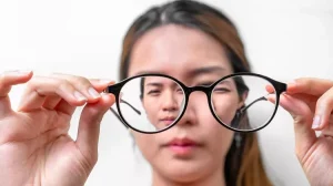 Gejala Mata Minus yang Sering Diabaikan: Memahami Tanda Awal Rabun Jauh Demi Kesehatan Mata Optimal